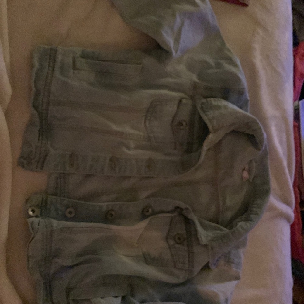 Jean jacket was accidentally bleached when i first got it. It’s still good.